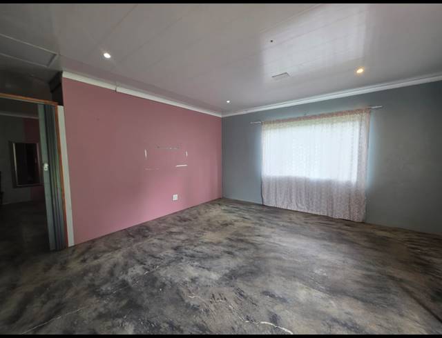4 BEDROOM HOUSE FOR SALE IN BUYSCELIA
